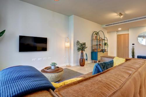 Peaceful apartment with views and garden