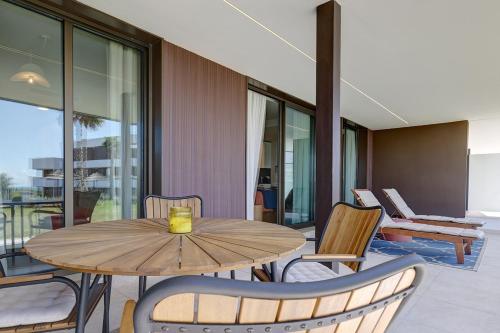 Peaceful apartment with views and garden