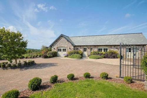 Gallery image of Mulberry House in Swansea