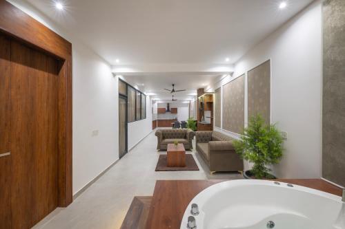 Zona de estar de Echron 2BHK Apartment with Jacuzzi