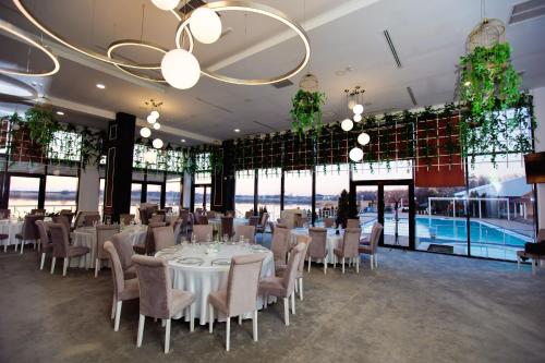 Πισίνα στο ή κοντά στο Hotel Evergreen