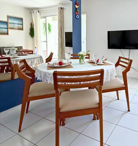 Et tv og/eller underholdning på Ajuflat- Seu lar perto da Praia e da Orla de Atalaia com Ar condicionado e piscina