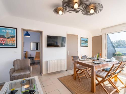 Photo de la galerie de l'établissement Carnac : T3 46m² avec parking à 90m de la plage - FR-1-477-202, à Carnac