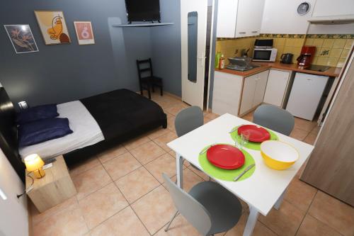 Kuchyň nebo kuchyňský kout v ubytování Grand studio 6 à 50m de la plage Argelès