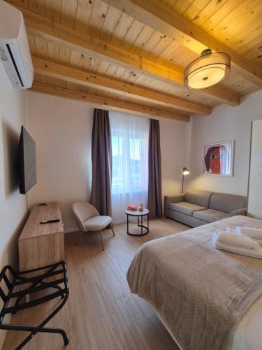 Two-bedroom apartment near the beach