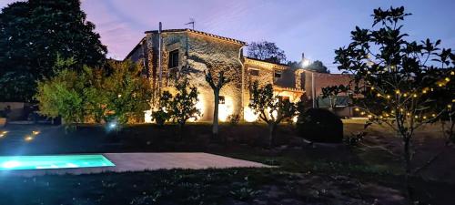 Taman di luar Cal Xaiet
