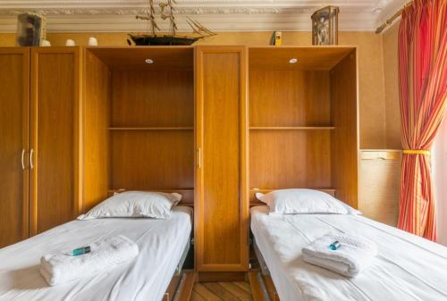 Photo de la galerie de l'établissement Chapelle 2 - KP - Great F2 perfect for 4 guests - Lively area, à Paris