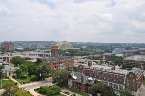 an aerial view of a city with a roller coaster at Residence Inn by Marriott Cincinnati Downtown/The Phelps in Cincinnati