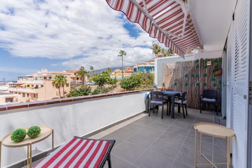 Luminoso apartamento con terraza, vistas al mar y aire acondicionado