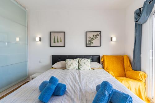 Luminoso apartamento con terraza, vistas al mar y aire acondicionado
