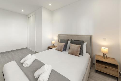 Nazaré Coast Central Location with Private Parking