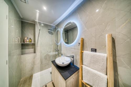 Ένα μπάνιο στο Windmill Escape Apartments A
