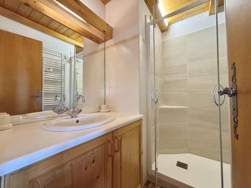 a bathroom with a sink and a shower at À deux pas des pistes : Appartement 2 pièces cabine à Crest-Voland – 4-6 pers. - FR-1-595-65 in Crest-Voland
