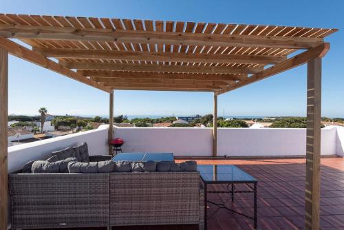 Balkoni atau teres di Casa ZARCO with spectacular views of the Costa de la Luz