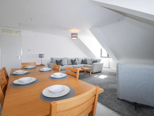 Posezení v ubytování Flat 35 - Marine Court