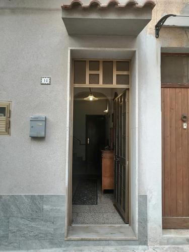 Η πρόσοψη ή η είσοδος του Albachiara