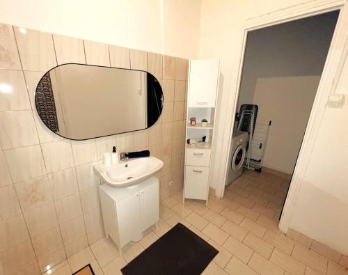 Photo de la galerie de l'établissement Charmant T2 proche centre, à Nîmes