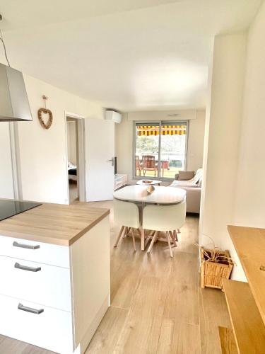 Le Grand Estivale -3 terrasses-100m plage de sable