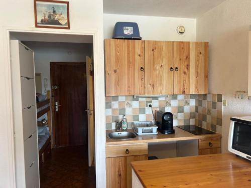 Photo de la galerie de l'établissement Logement L'Almoriale studio Brusc, à Six-Fours-les-Plages