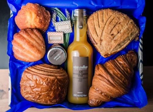 Jídlo v aparthotelu nebo okolí