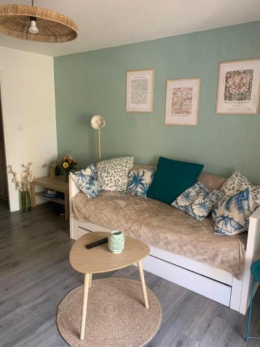 Studio calme 4 personnes 400 m de la plage sur la presqu'île de St mandrier proche toulon