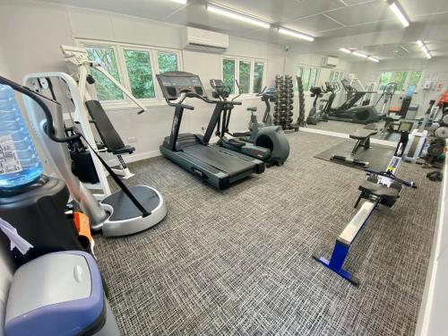 Fitness centrum a/nebo fitness zařízení v ubytování Southcrest Manor Hotel, Best Western Signature Collection