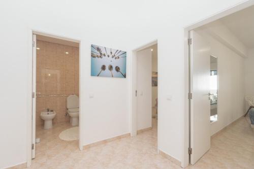 Bilik mandi di Central Apartment by Ocvillas