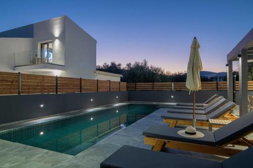 Πισίνα στο ή κοντά στο Kozakos Villas with private swimming pools