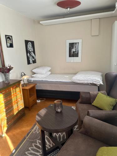 Cama o camas de una habitación en Esplanadens vandrarhem i Oxelösund
