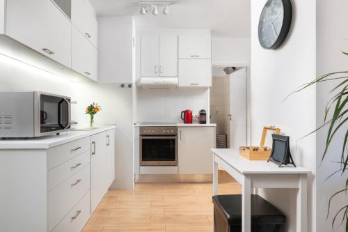 Elli City Apartment