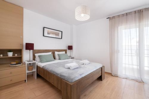 Elli City Apartment