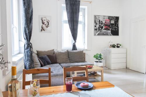 Dora apartment near Buda Castle with PARKING!
