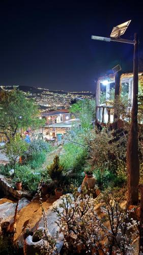 Foto dalla galleria di منتزه واكواخ كركوش a Ajloun