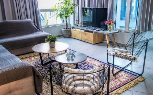 Chic New Apt with Acropolis View in Monastiraki
