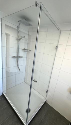Un baño de W&P Living Wohnung mit Ausblick - Parkplatz