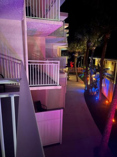 Imagen de la galería de Flamingo Inn Beachfront - Daytona Beach, en Daytona Beach