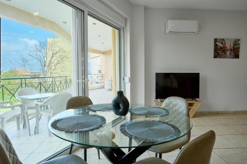 Chios Town Apartment - Heart Of Chios Town With 2 Minute Walk To The Beach