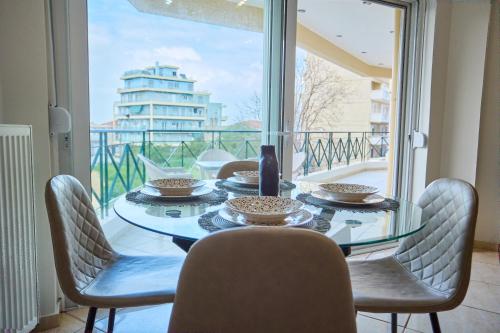 Chios Town Apartment - Heart Of Chios Town With 2 Minute Walk To The Beach