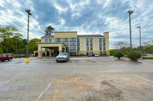 OYO Townhouse Jackson - Ridgeland in Jackson