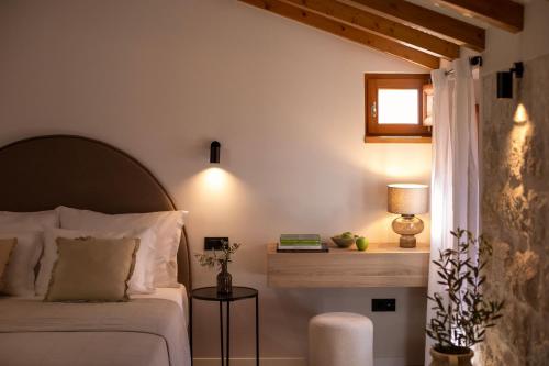 Old Town Olive luxury room for 3