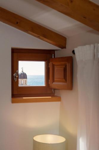 Old Town Olive luxury room for 3