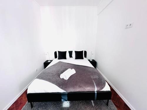The Redondo House - NO 4E1 - Comfortable Two-Bedroom Apartment