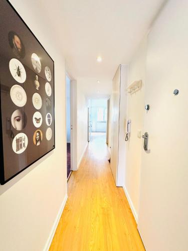 The Redondo House - NO 4E1 - Comfortable Two-Bedroom Apartment