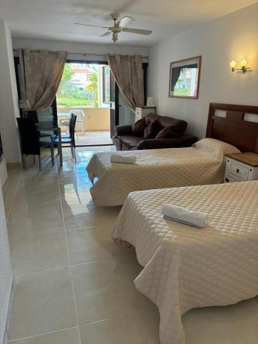 Holiday studio Apartment in Castle Harbour , Los Cristianos