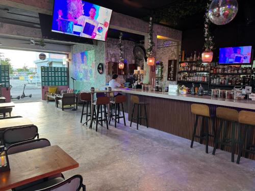Lounge nebo bar v ubytování La Calma Poshtel