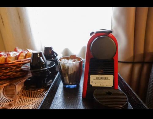 Home 4U apt2 Keratea, just 17Km from airportにあるコーヒーまたはお茶