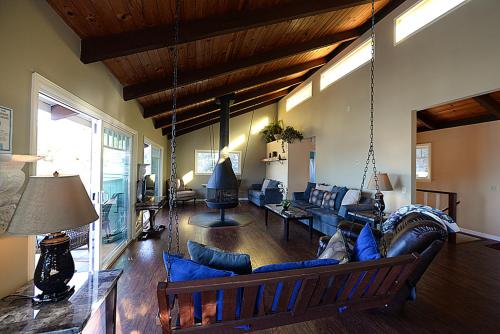 Χώρος καθιστικού στο 123UT Upper 123 Upper Terrace Upper