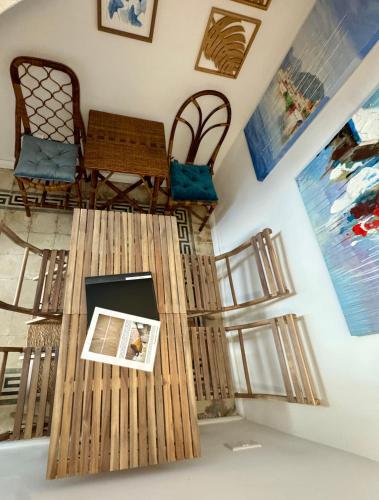 Area soggiorno di Boutique House Near Valletta - 2 Stylish Double Bedrooms with Bathrooms, WiFI & Amenities - Non Sharing