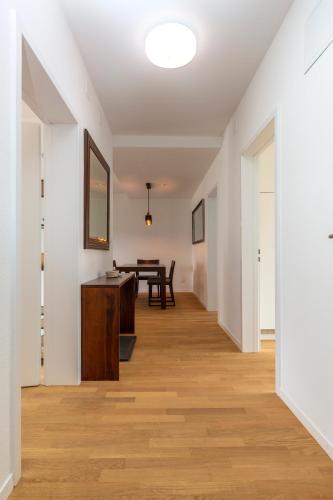 Gemini Zurich Apartment 3A - Downtown 2BR Apt with Balcony
