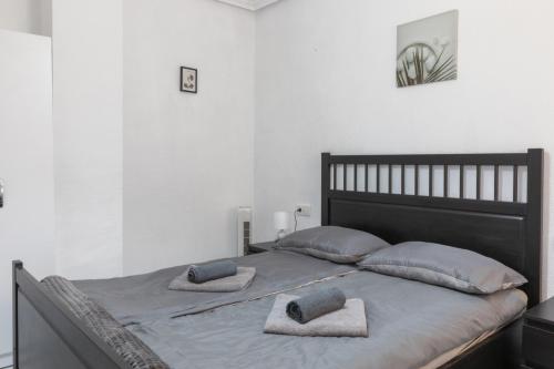 2-bedroom apartment - close to beaches and center